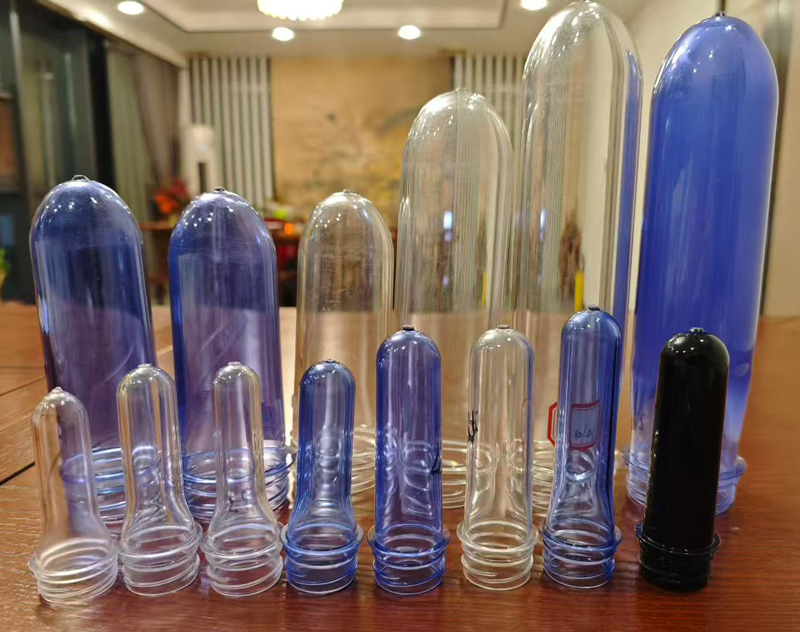 小瓶胚從11.9克到28克，大瓶胚從100克到350克，產(chǎn)品更加豐富